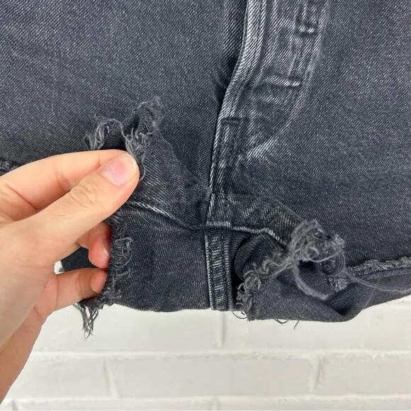 Levi’s Button Fly Black Denim Cutoff Shorts Size 25