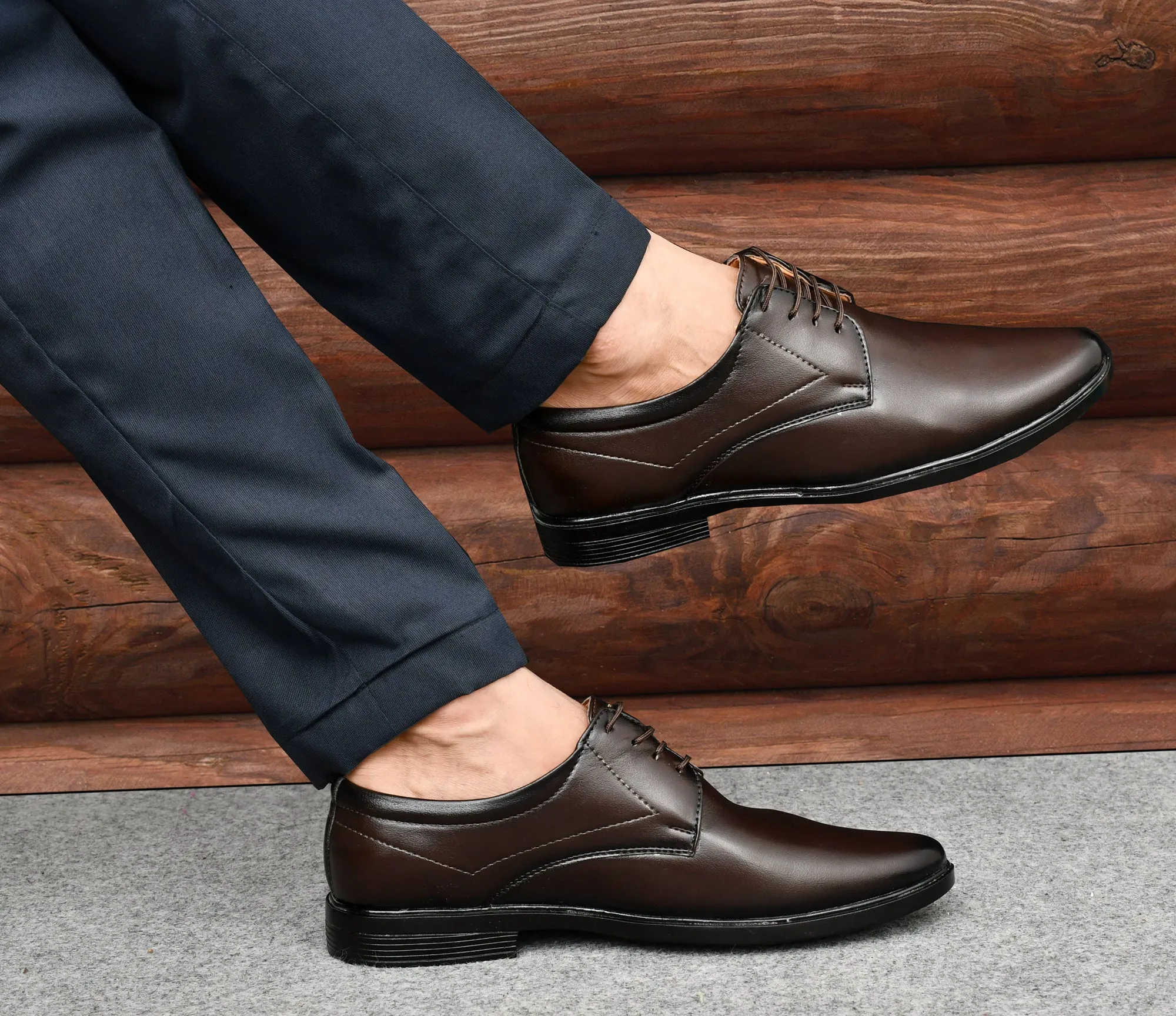 Pointed Toe Lace-up Derby Shoes for Men | Brown