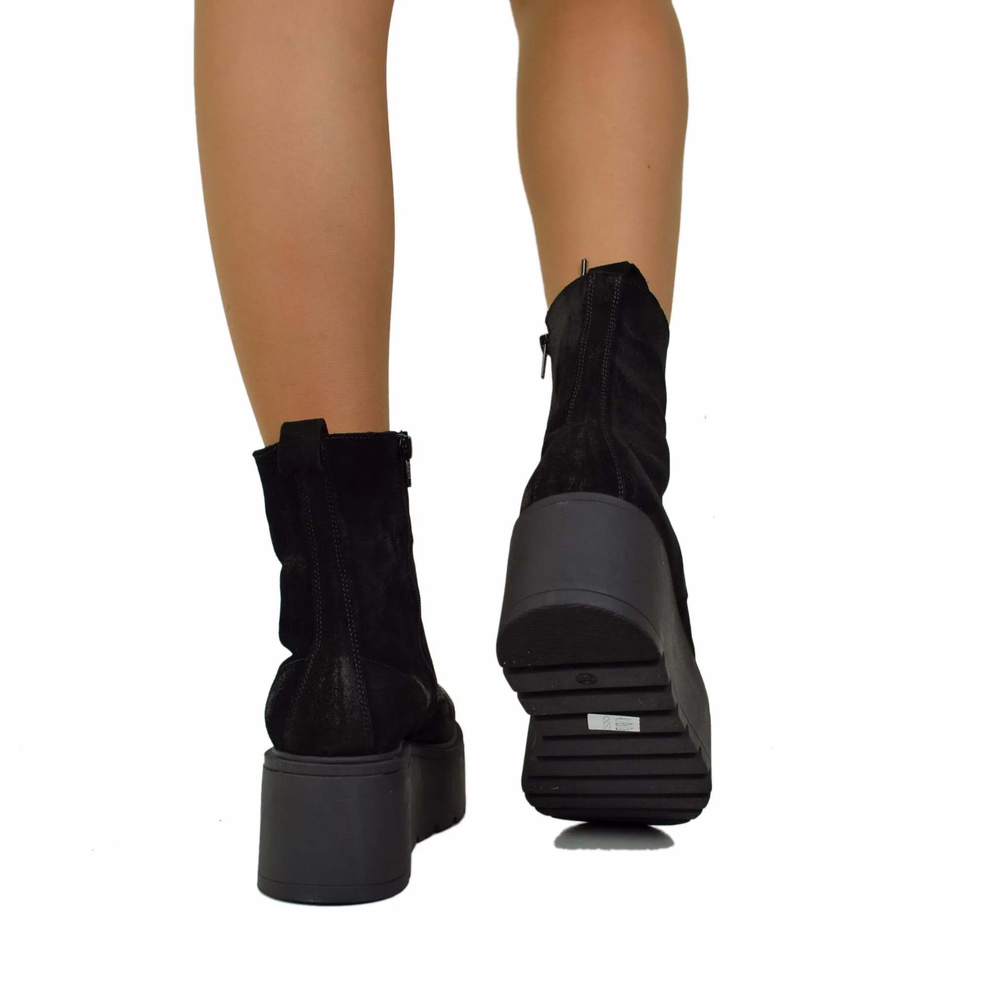 Stivaletti Platform di 7 cm Scamosciati Morbidi Chunky Boots Neri